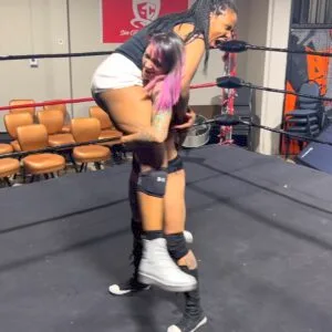 Can Rookie Roxi Lift Tall Beauty?