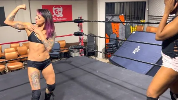 Can Rookie Roxi Lift Tall Beauty?