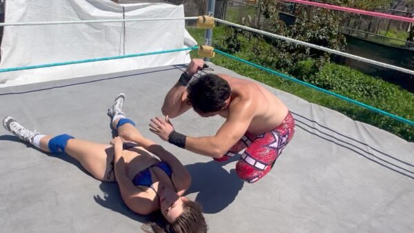 KO'd Beckie Gets Squashed